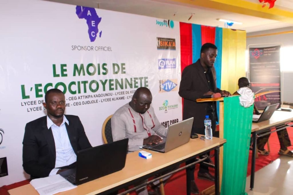Table d'honneur du lancement