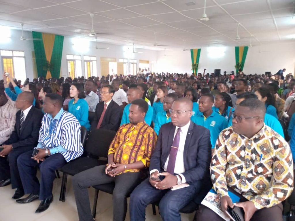 Les participants au lancement des activités du PVUC