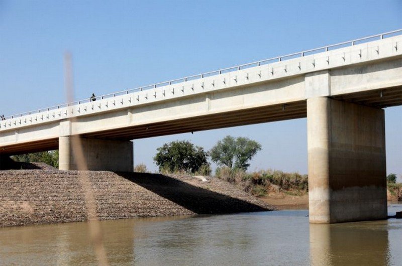 Les ponts de Koumongou et de Kara mis en service par le Chef de l’Etat