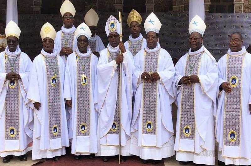 Les archevêques et évêques ivoiriens