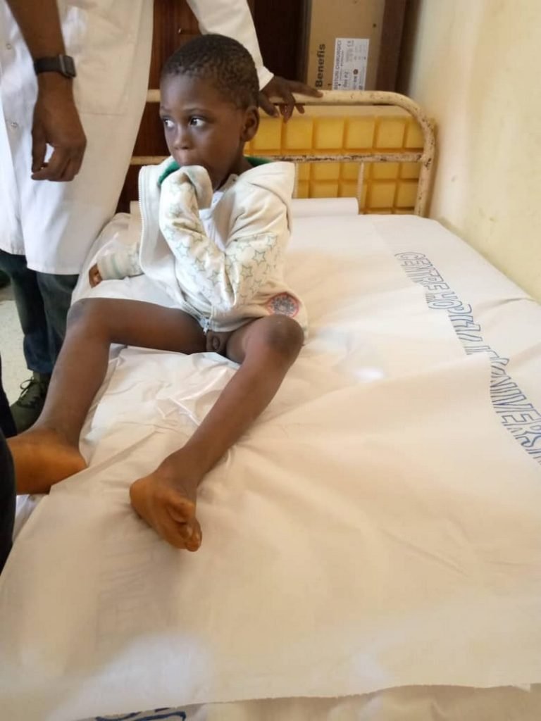 Enfant présentant des pathologies
