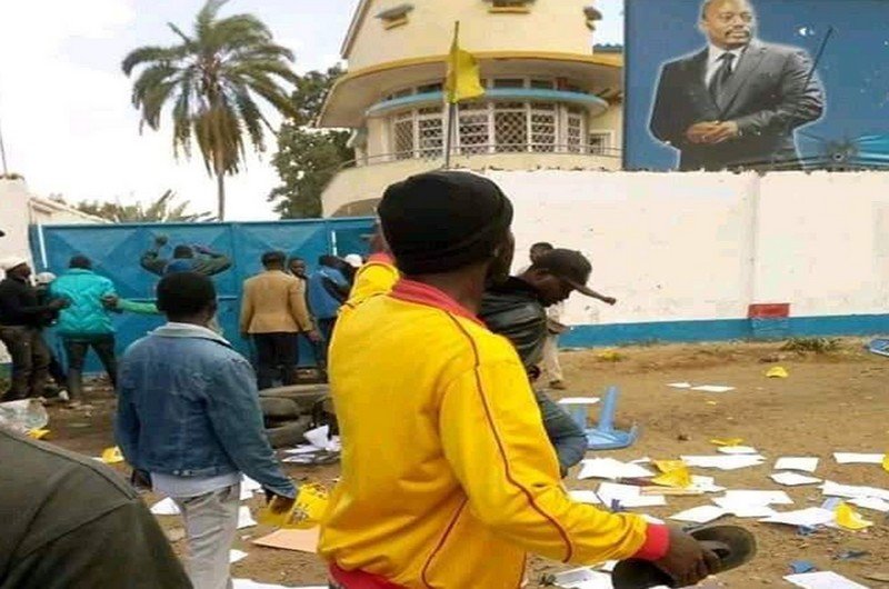 Des militants de Félix Tshisekedi saccagent le siège du parti de Joseph Kabila