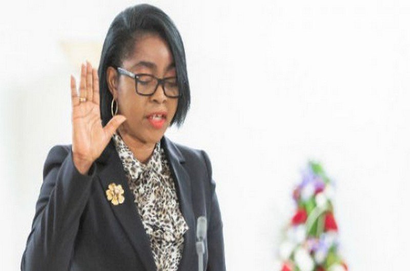 Rose Christiane Ossoukpa, la toute première femme premier ministre du Gabon