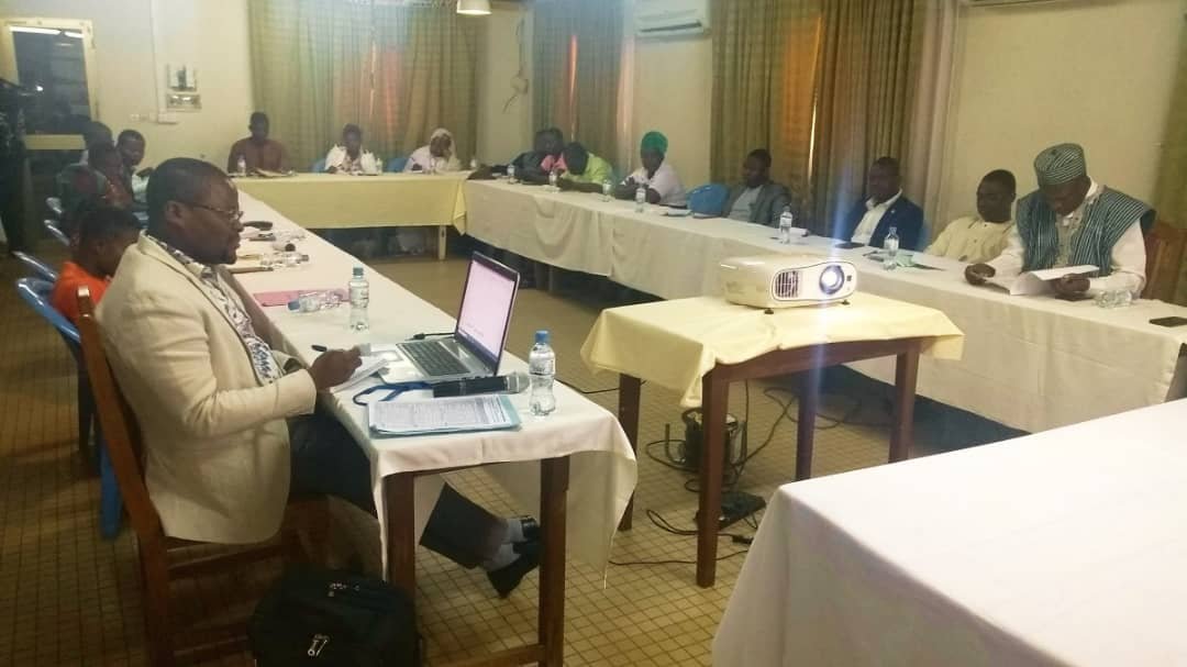 Plateformes Multifonctionnelles: des Maires, des membres du Cadre de concertation régionale et des journalistes sensibilisés à Sokodé sur les avantages de l&rsquo;hybridation des moteurs diesel des PTFM  avec système solaire
