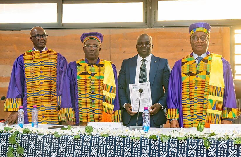 Université de Lomé : le journaliste Charles Kolou obtient son doctorat avec la mention Très Honorable