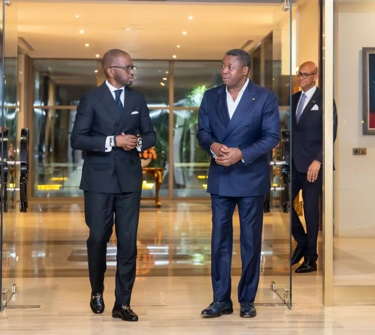 Papa Madiaw Ndiaye fait le point des performances du groupe Ecobank à Faure Gnassingbé